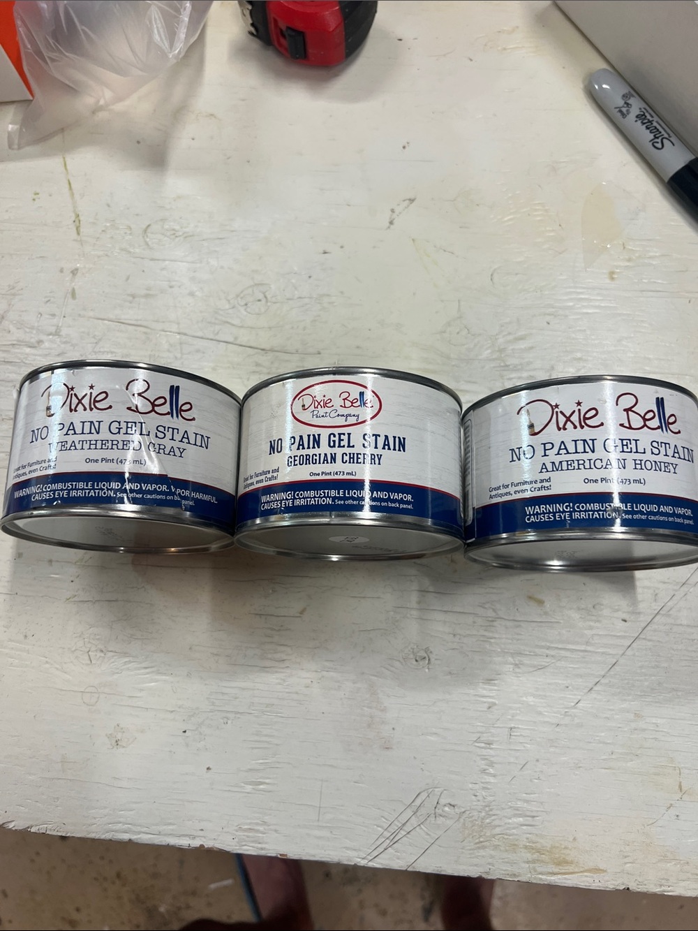 Dixie Belle No Pain Gel Stain - Blue and White Can